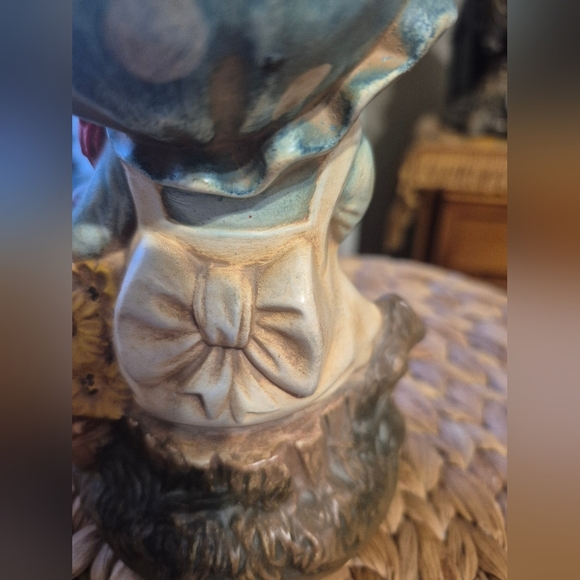 Vintage Charming Ceramic Figurine with Child And Raggety Ann Doll 1974 - Picture 7 of 9